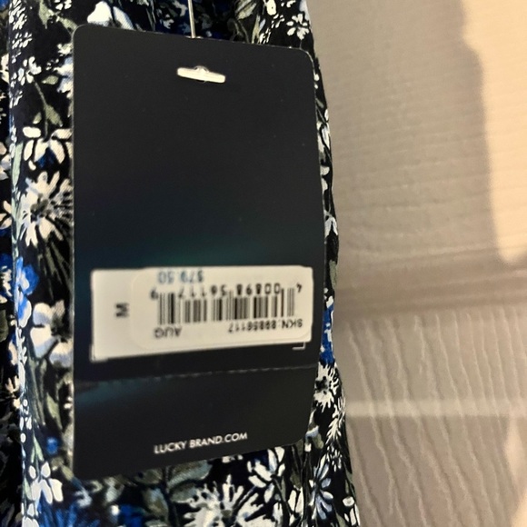 Lucky Brand Floral Flutter Short Sleeve Cotton Blend Blouse - M - Picture 6 of 8